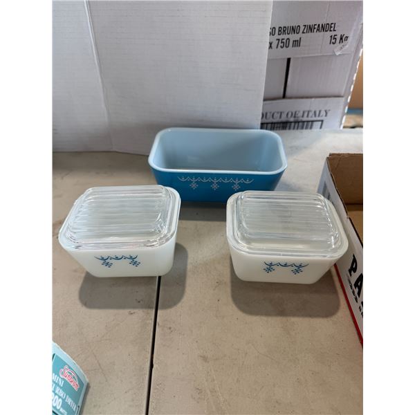 Fridge mates Pyrex