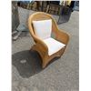 Image 1 : Wicker chair