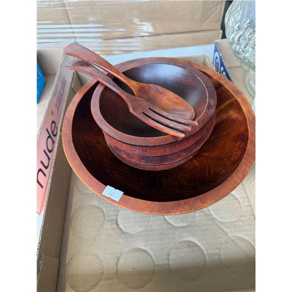 Salad bowls