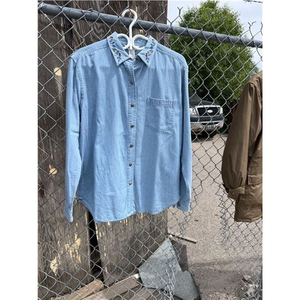 Women's VAN HEUSEN medium