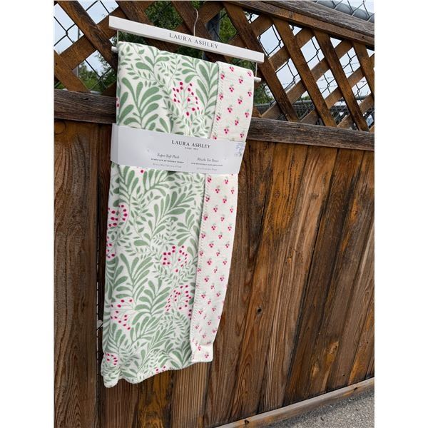 Laura Ashley super soft reversible throw 50 x 70