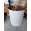 Image 1 : Pet food container