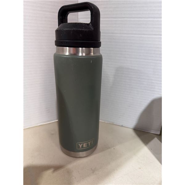 Yeti, water bottle dark green