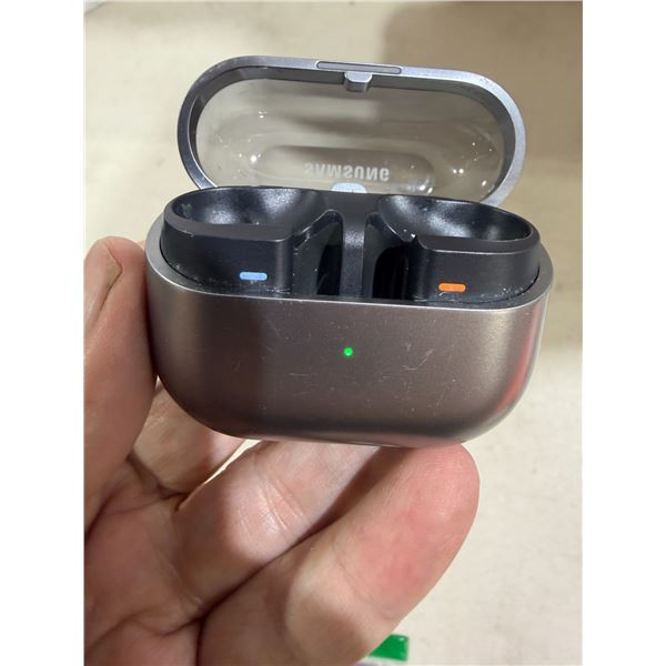 Samsung earbud charging case