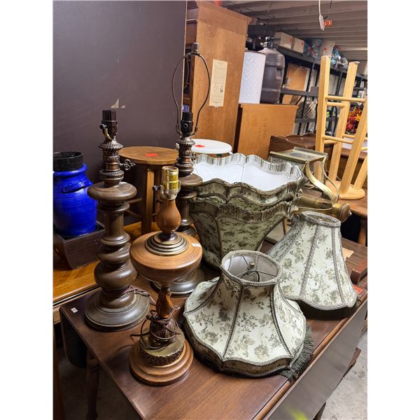 3 lamp bases4 lampshades