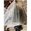 Image 2 : 2 bins with hangers