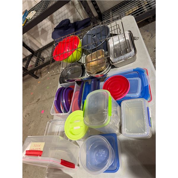 Kitchen items, reusable containers, and baking pans