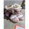 Image 1 : New slippers size 7/8