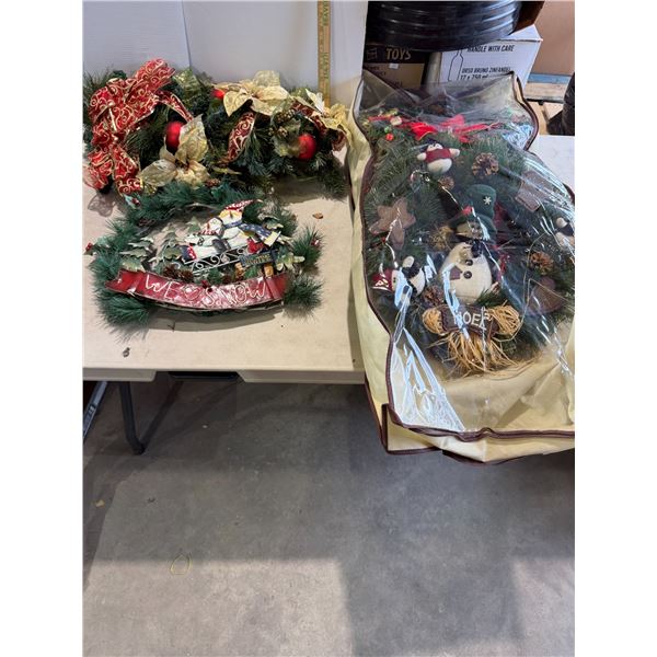 Wreaths and Christmas decor