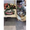 Image 1 : Wreaths and Christmas decor