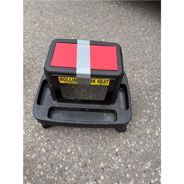 Rolling seat