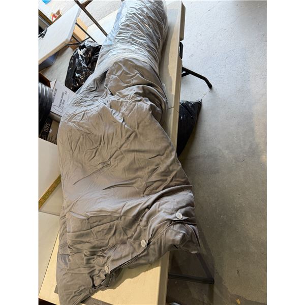 Duvet with duvet cover queen?