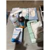 Image 1 : Tissue and other items