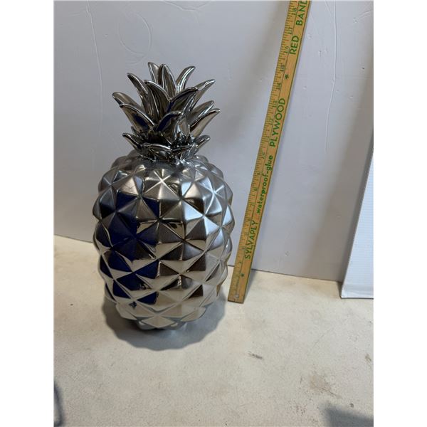 Pineapple decor