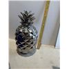 Image 1 : Pineapple decor