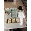Image 1 : Mirrors and trays