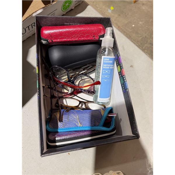 Glasses and lens cleaner