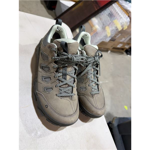 Shoes  8.5