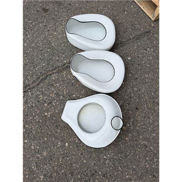 Tin enamel bed pans
