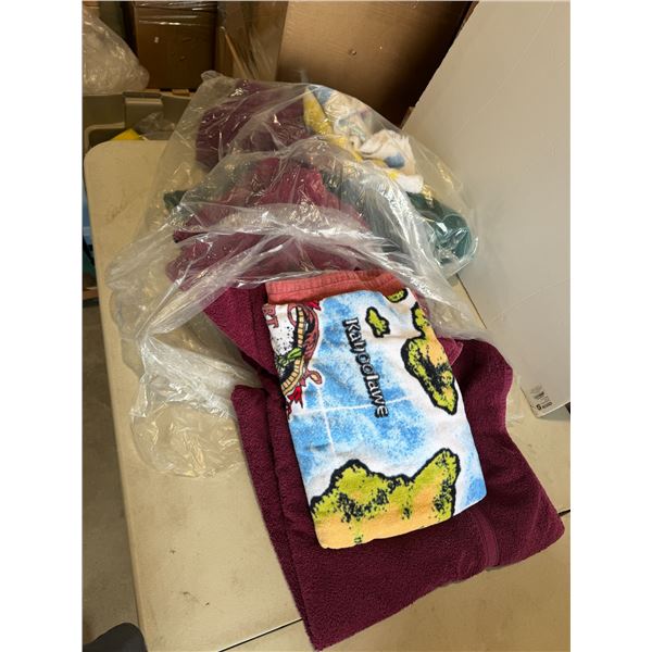 Assorted towels