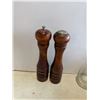 Image 1 : Salt and pepper shake