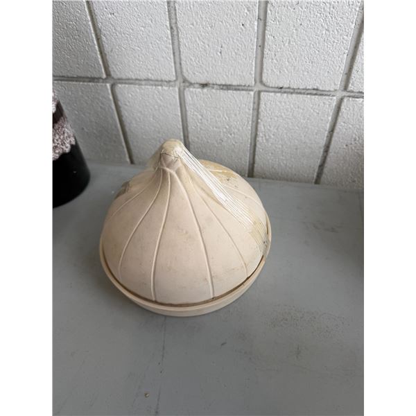 Garlic keeper