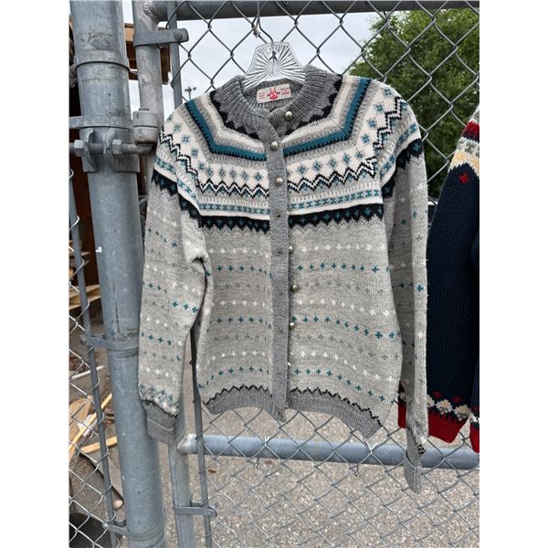 100% pure wool handmade in Denmark sweater