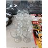 Image 1 : Wine glasses