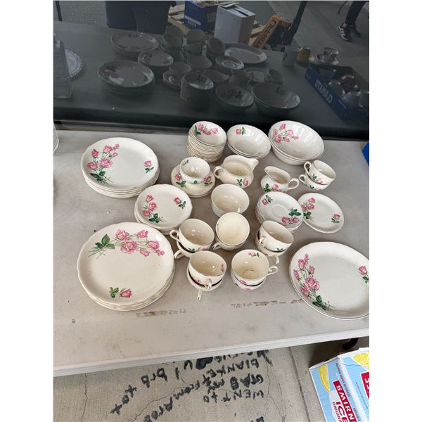 Rose bouquet dishes