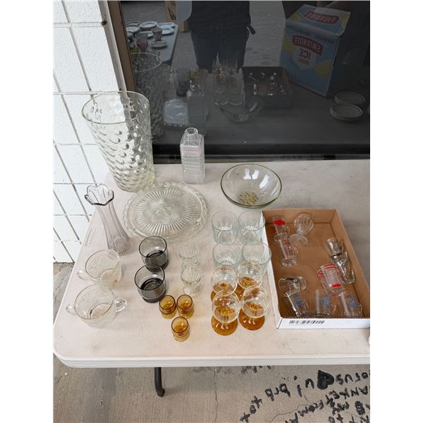 Glasses and other decor
