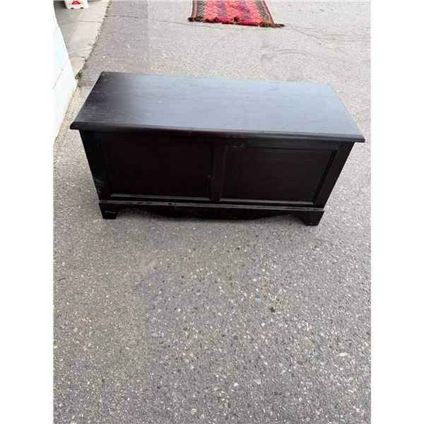 Storage chest 43" x 18" x 20 1/2"