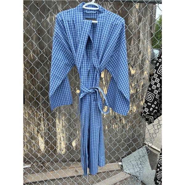 Crabtree and Evelyn robe size small