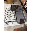 Image 1 : Kitchen pans and racks
