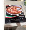 Image 1 : Three Peace pizza stone set