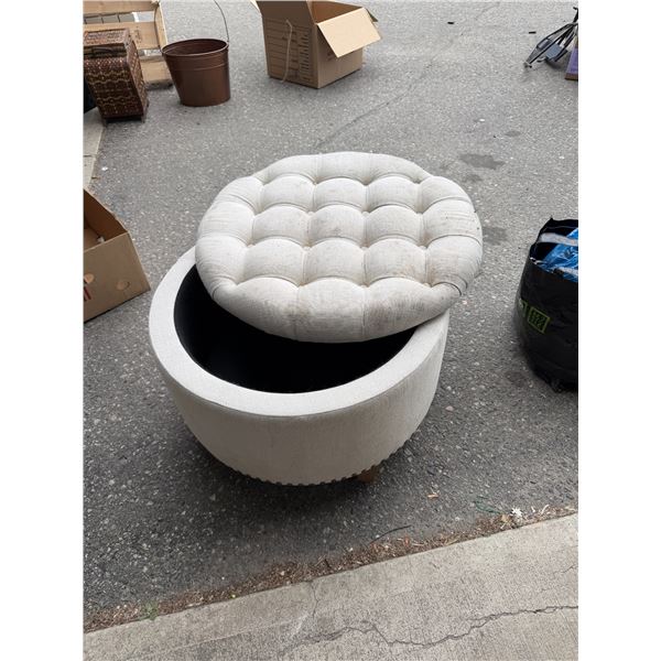 Storage Ottoman needs cleaning