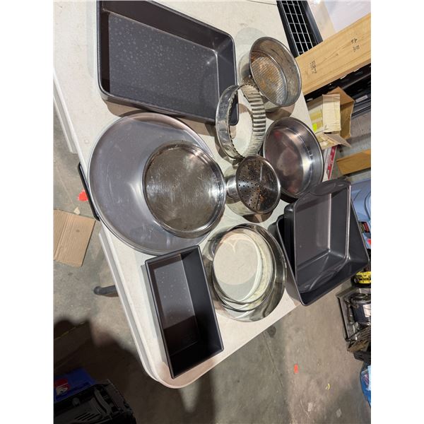 Baking pans