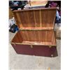 Image 2 : Large chest