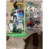 Image 1 : Assorted screw, hooks screws, etc.
