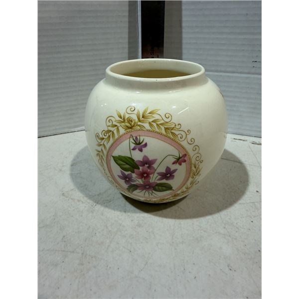 Saddler England Vase