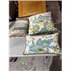 Image 1 : Cushions