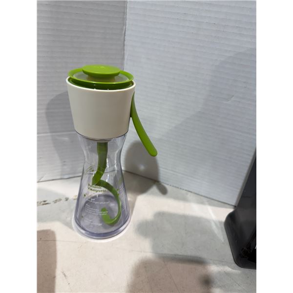 Salad dressing mixer