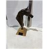 Image 2 : Horse trophy signed jill McKinney?