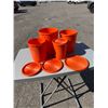 Image 1 : Tupperware canisters