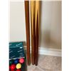 Image 4 : Pool Cues & Balls