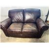 Image 1 : Lane Leather Loveseat