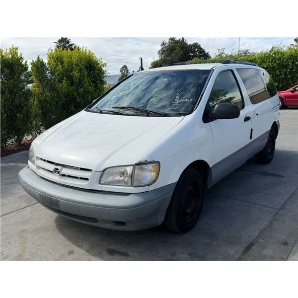 TOYT SIENNA 2000 T-DONATION
