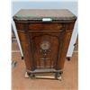 Image 1 : * Antique Victor "Globe Trotter" Tube Radio, Untested, As is - Cannot Ship - Dolly Not Included