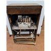 Image 4 : * Antique Victor "Globe Trotter" Tube Radio, Untested, As is - Cannot Ship - Dolly Not Included