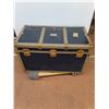 Image 6 : * Vintage Eatonia Metal Storage Chest - Cannot Ship, Dolly Not Included