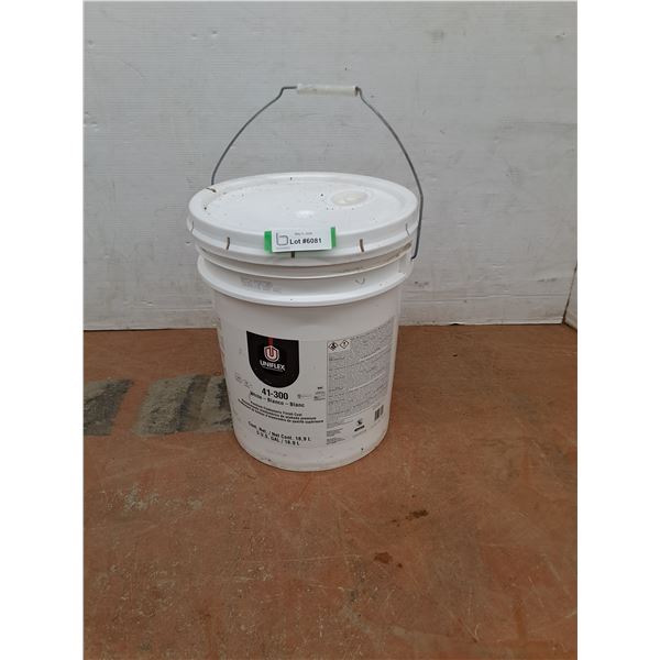 * Sealed Uniflex White Premium Elastomeric Finish Coat - 5 US Gallon Pail - Pickup Only